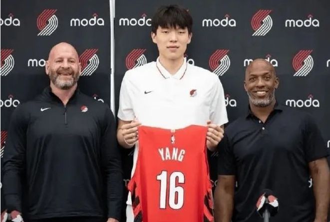 杨瀚森正式注册推特：&amp;ldquo;焦虑个锤子&amp;rdquo;字幅太有梗 已关注开拓者官号