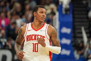 开云APP-半场已两双在手！贾巴里-史密斯半场10中4砍10分13板&amp;抢3前场板